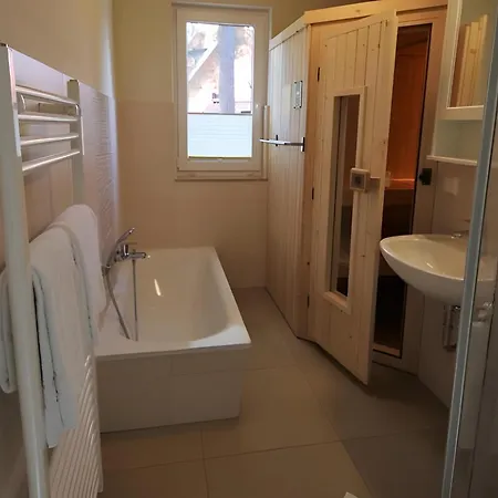 Roter Blitz 2 K108 Tatil Evi *